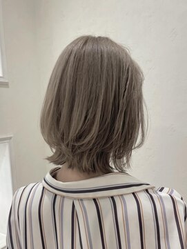 ヘアースペースブルーム リアン 岡町店(HAIR SPACE BLOOM Lien) 【岡町/ボブレイヤー】ハイトーン/ベージュ/グレージュ
