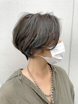ルーファス メグロ(Ruufus Meguro) 白髪ぼかし×ハイライト|エレガントな大人の立体ショートボブ