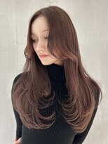 ロムーク 表参道(LOMKH)&nbsp;小顔ロングレイヤーカット顔周り冬グレージュカラー透明感カラー