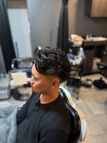 ザ ブライト バーバー(The BRIGHT BARBER)&nbsp;フェザーパーマ　0.4mmフェード