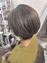 ルチルス(RUTILUS)&nbsp;ハイライトショートヘア