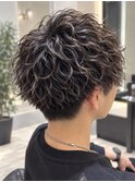 オシャレメンズの中で話題の波打ちパーマ