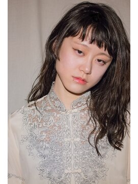 サイドバーンズ(side-burns) オン眉×プチ姫ロング