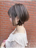 前下がりでも可愛いフェミニンショートボブ