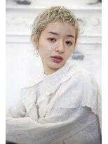 カムジーヘッドカミノウラ(COMEGHEAD KAMINOURA)&nbsp;ホワイトブロンド　＃ブリーチ＃ダブルカラー＃ショート