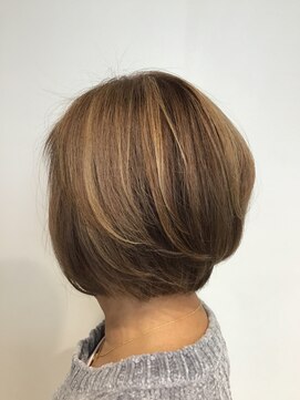 ヴォージュアーム(VOGES ame) 骨格修正カット+グレイカラー+ハイライト