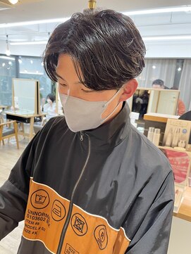 ネオリーブ クーロ(Neolive curro) 自然な毛流れワンカールコンマへア◎