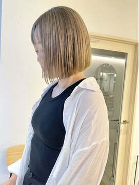 ロマリア 渋谷 渋谷宮益坂(Lomalia) 【Lomalia渋谷】ケアブリーチ/切りっぱなしボブ シアーカラー