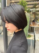 ボブにしたらはねてしまう。髪を伸ばしているから、切りたくない。Discoveredでは切らずに解決もできます♪