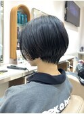 黒髪ハンサムショート　グラボブ　前髪なし　ショートボブ
