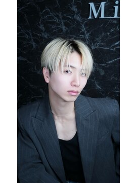 スキル ミナム 表参道(SKILL MiNam) 前下がりセンターパート