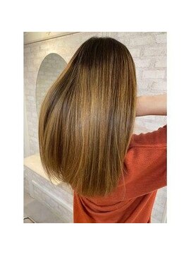 ヘアルーム ルシア(Lucia) グラデーションカラー