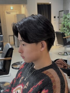 ブルニール 心斎橋(BLEUNIR) ハチ張り解消　似合わせカット　センターパート　フェザーパーマ