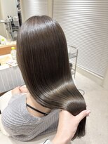 エンス 銀座(Ence)&nbsp;ブリーチなし/スモーキーカラー/髪質改善/グレーブラウン/前髪