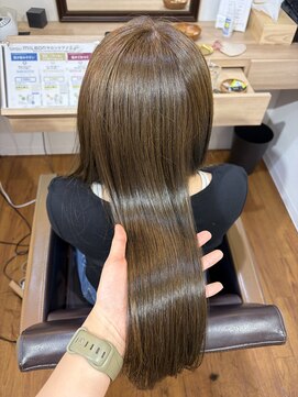 マリブ ヘアリゾート 伊勢崎本店(malibu hair resort) rina 赤みのない8トーンオリーブブラウン