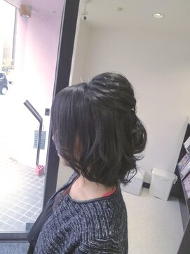 ヘアセットサロンエッジ(Edge) 結婚式お呼ばれミディアムハーフアップ