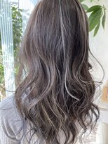 アオイ(AOI)&nbsp;外国人風ハイライトカラー