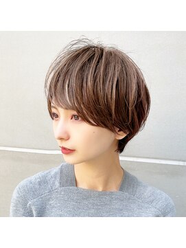 ラナ 渋谷(Lana) 【Chill】大人かわいいホワイトアッシュクールショートパーマ