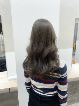 ジゼル 博多(GiseL) ブリーチなし。グレージュ