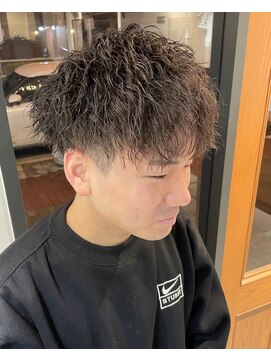 フリーク バーバーショップ 都島店(FREAK BARBER SHOP) 黒髪ツーブロックマッシュツイストスパイラルパーマ