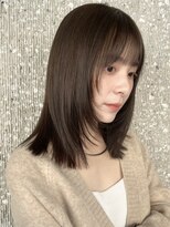 ストレートスタイルでも可愛いミディアムレイヤー◎