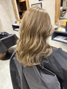 サニー 渋谷(SUNNY) バレイヤージュ、ハイライト、レイヤーロング、グレーベージュ