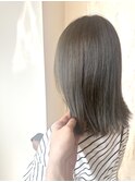 オリーブグレージュ