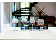 スペシャルティコーヒー専門店WAVE COFFEE併設の美容室