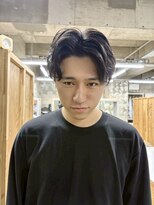 イン(in.)&nbsp;メンズパーマ/センターパート/ゆるっとパーマ