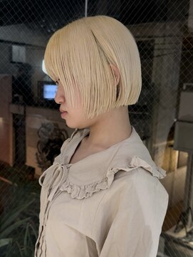 カート バイ デコ(Kurt by DECO) 【Mina】ミニボブホワイトブロンド