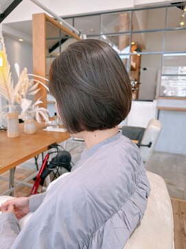 リーファ(reefur) 小顔ミディアム切りっぱなしボブ