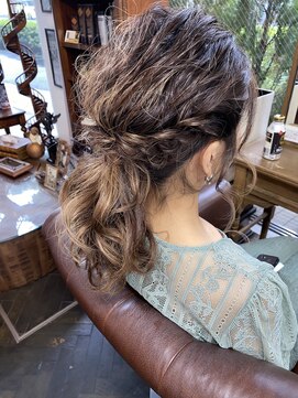 バイブアンドアネックス(VIBE & ANNEX) 《momoka》ローポニー結婚式お呼ばれパーティーヘアセット横浜