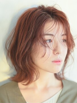 エマ(emma) 動きあるオレンジベージュ！