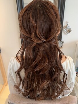 フェリーチェ(Felice) 愛され　大人かわいい　ハーフアップ　こなれ感　甘め　色気