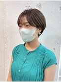涼しげな耳掛けショートスタイル