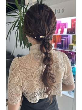 ロナ 岡崎竜美丘店(RONA) 編みおろしヘアー