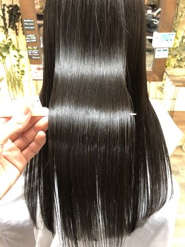 ユーリ(juli) 美髪酸性ストレート