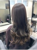 グラデーションカラー　アッシュベージュ　透明感　ロングヘア