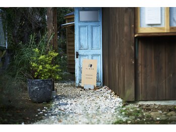 本と美容室　真鶴店