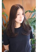 小顔くびれミディアムレイヤー