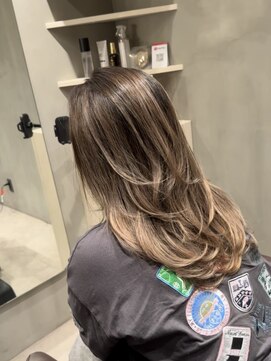 バタフライカットシャギーハイレイヤーカットレイヤーショート