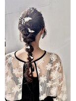 ロッティー(Lotti) 大人っぽく華やかに