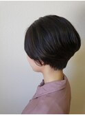 黒髪大人ショートヘア