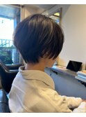 前下がりエアリーショートの透明感アッシュブラックカラー