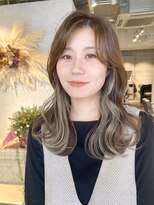 アン(un.)&nbsp;大人気！！韓国風×インナーカラー