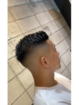 フランクスバーバー アンド ビアークラブ(FRANK'S BARBER and BEER CLUB) スキンフェード