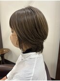 白髪ぼかしハイライト ショートボブ アッシュグレージュ