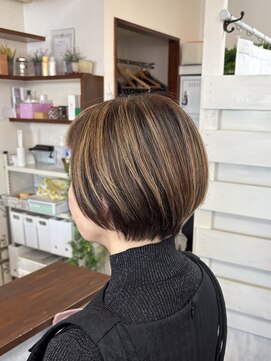 ヘアーアンドメイク ブルーム ジェイアール茨木駅前店(Hair&Make BLOOM) コンパクトショートボブ
