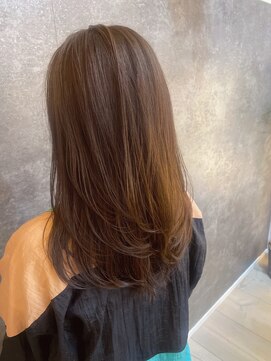 アンバール(amberl) アッシュベージュ×レイヤー