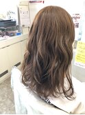 こなれ感たっぷりアッシュベージュ